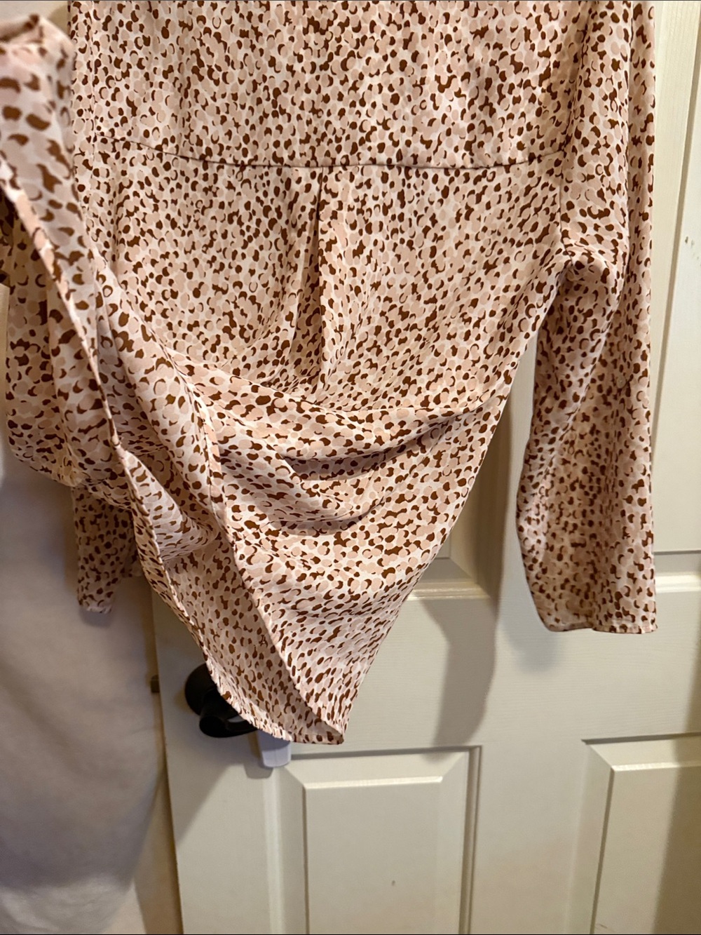 Daniel Rainn Pink Blush Leopard Print V-Neck Blouse - Picture 7 of 15